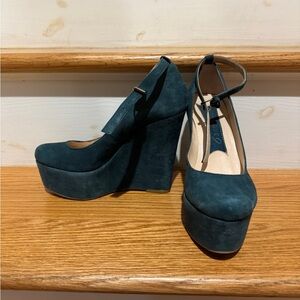 Boutique 9 green platform shoes